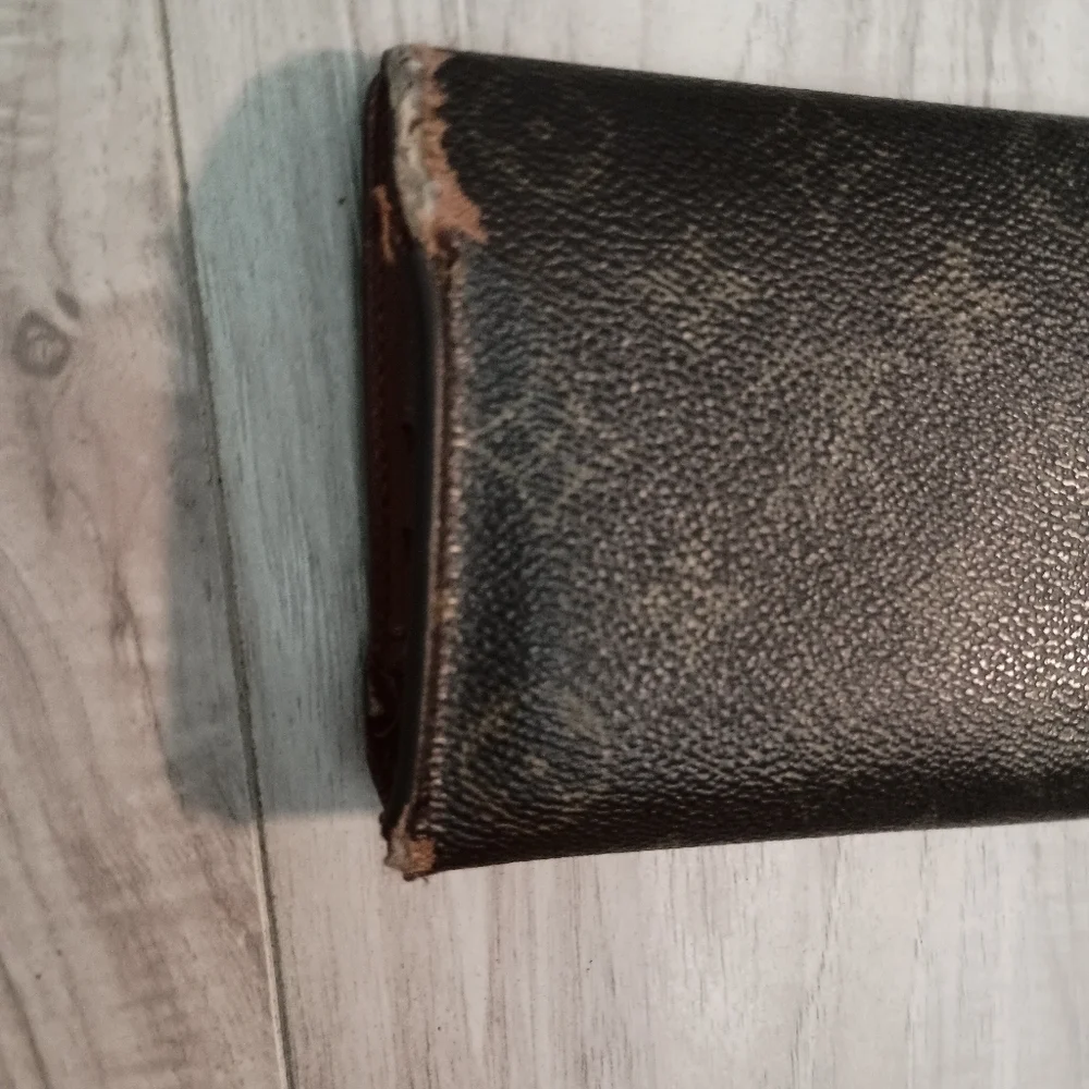 Authentic Louis Vuitton Monogram Canvas Porte Tresor International Wallet
